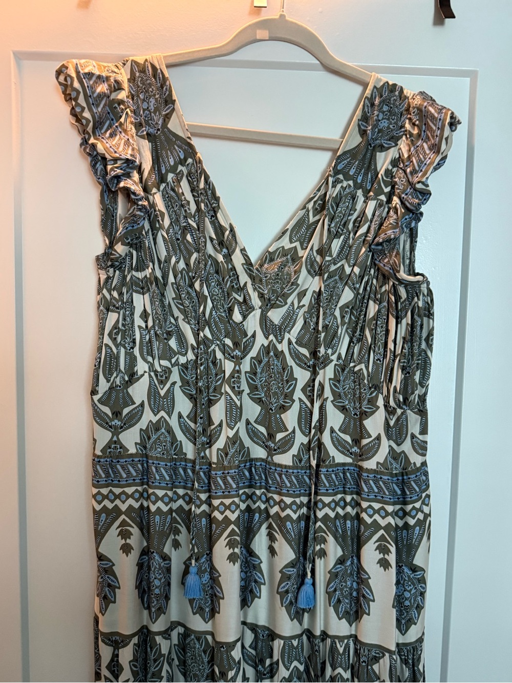 Omika Floral Maxi Dress in Cream and Blue Size M - Picture 8 of 12